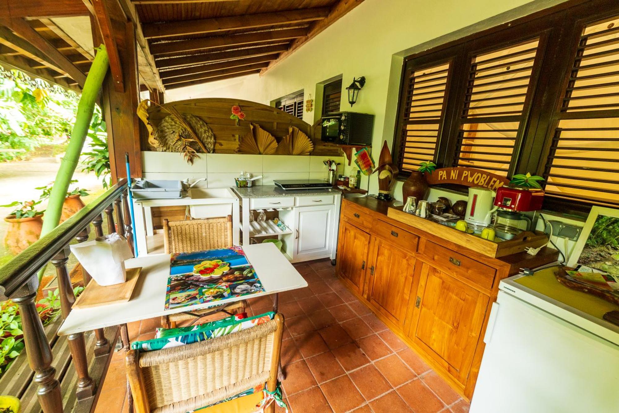 Villa Martinique Treehouse Canton Suisse Esterno foto